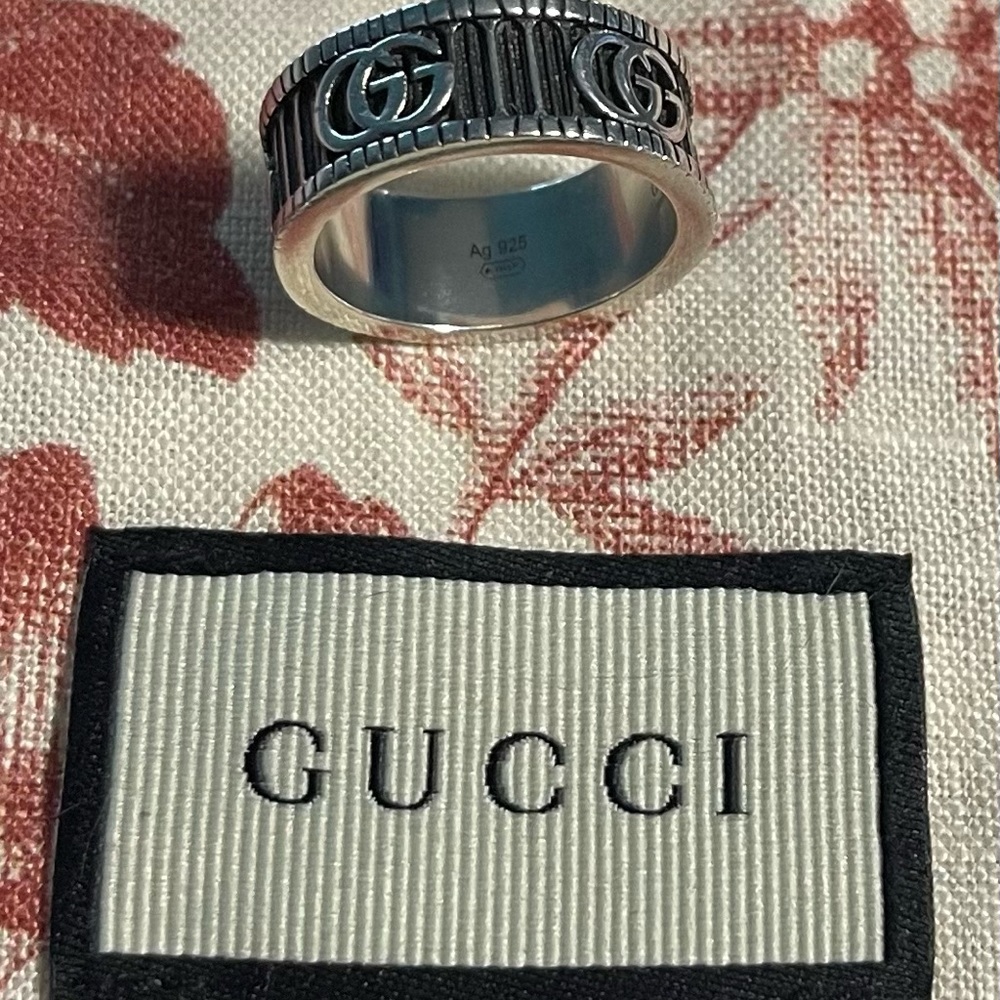 Authentic Gucci Double G Thick Silver Band Ring - Picture 5 of 6